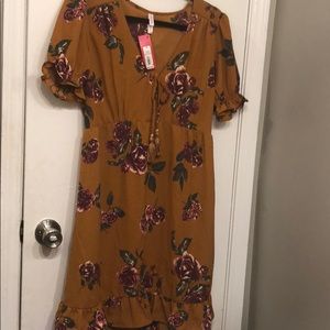 Mustard dress with roses fitted sleeves w/tassels